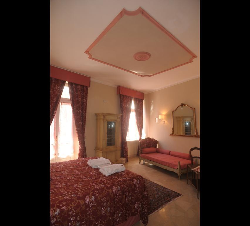 לינה וארוחת בוקר אלבה Relais Al Bel San Domenico חדר תמונה