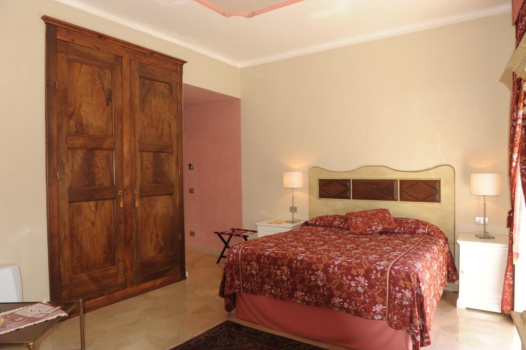 לינה וארוחת בוקר אלבה Relais Al Bel San Domenico חדר תמונה