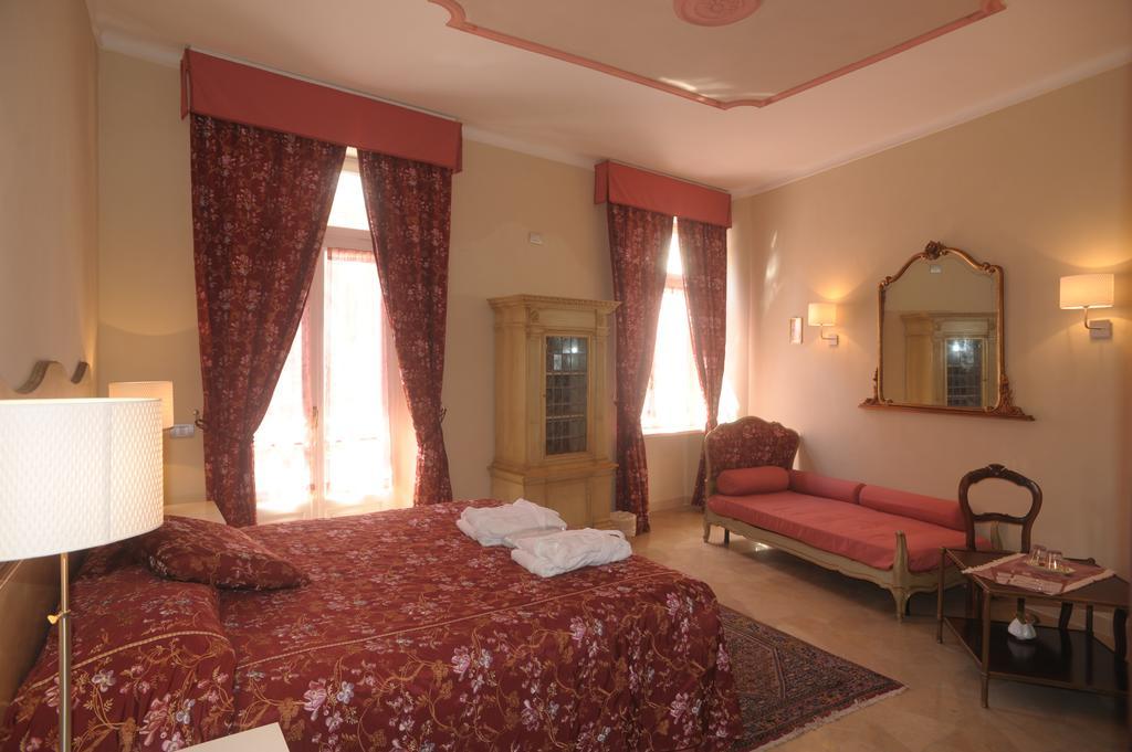 לינה וארוחת בוקר אלבה Relais Al Bel San Domenico חדר תמונה